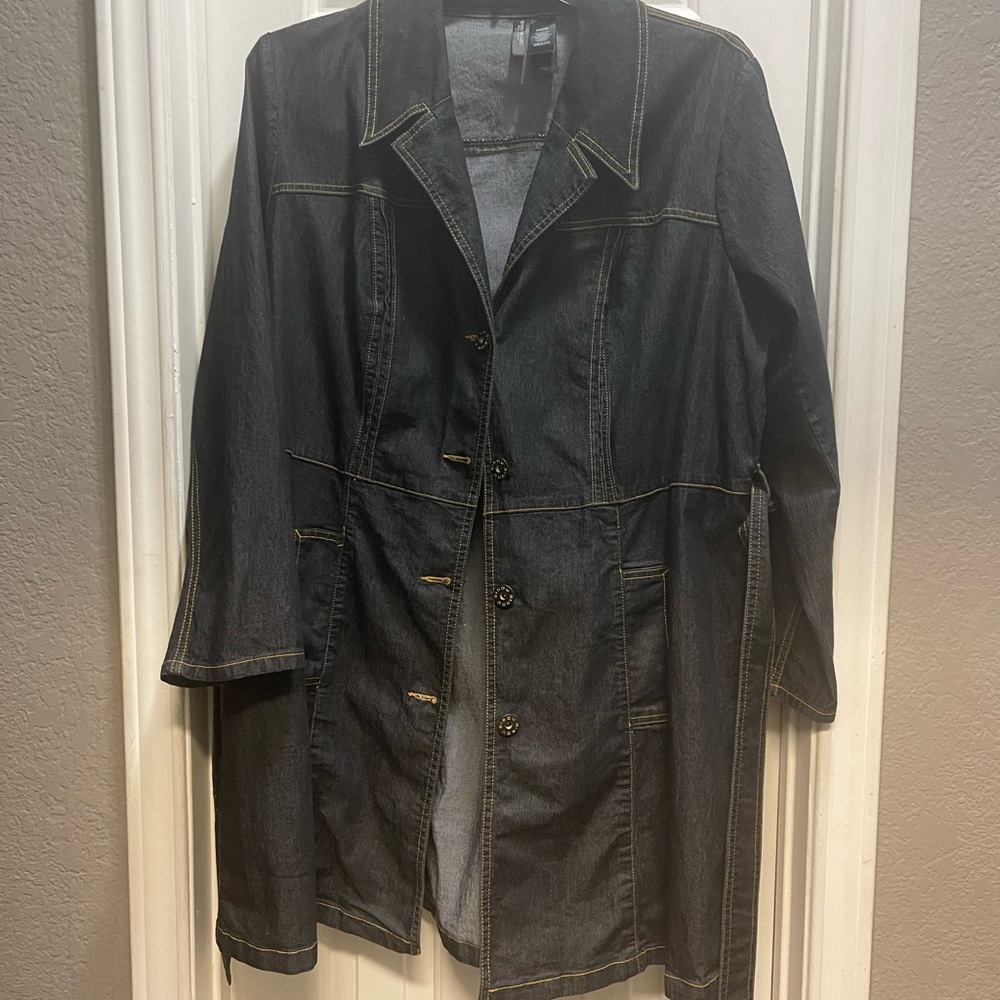 Bisou Bisou jean half trench coat. Size 2X.